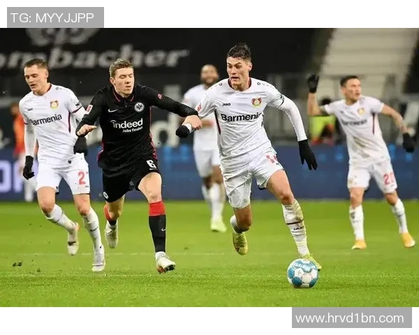 德甲精彩对决奥斯堡主场迎战法兰克福争夺宝贵积分 德甲精彩对决奥斯堡主场迎战法兰克福争夺宝贵积分