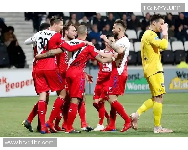 柏德博恩迎战法兰克福争夺德甲赛季关键三分的精彩对决 柏德博恩迎战法兰克福争夺德甲赛季关键三分的精彩对决